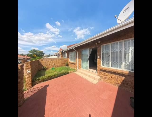 2 BEDROOM TOWNHOUSE FOR SALE IN NORKEM PARK